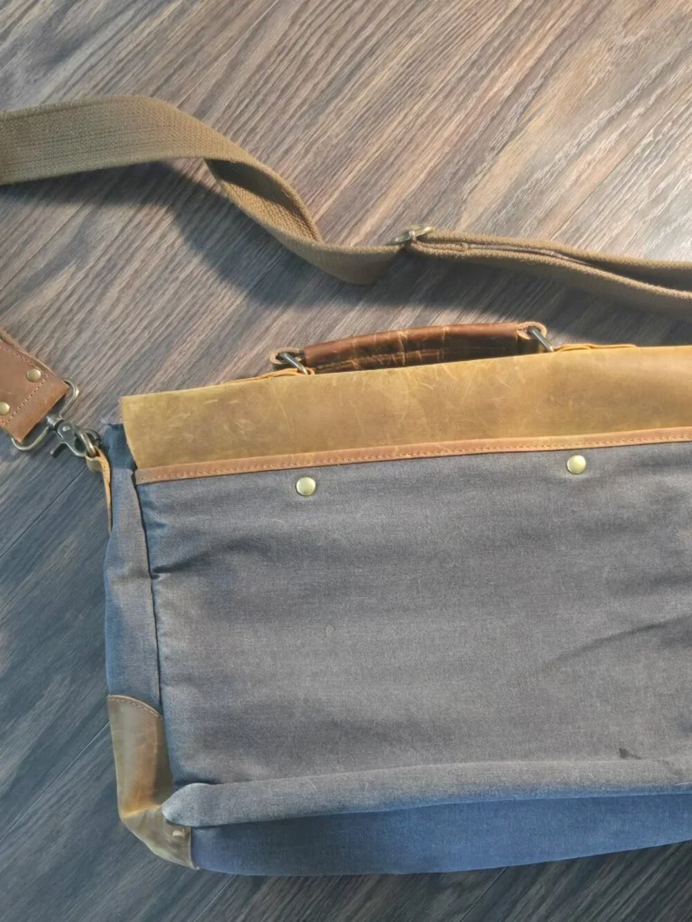 Vintage WOWBOX Washed Canvas & Leather Messenger Bag NWOT/UNISEX